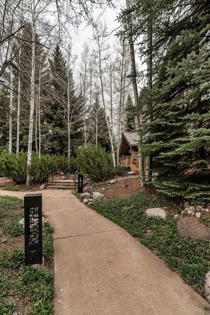 Property grounds - Luxurious Condo Gated Community Pool Hot Tubs (Edwards)