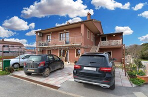 Exterior - Holiday apartment with balcony and air conditioning (Pula)