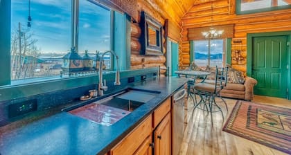 Cozy Cabin for the Outdoor Enthusiast