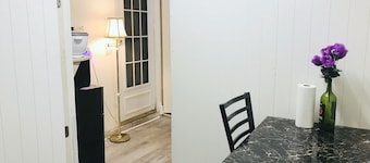 Las Vegas Independent bedroom #2