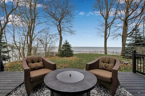 Terrace/patio - HOT TUB | Lake Front | Lavender Home (Burt)