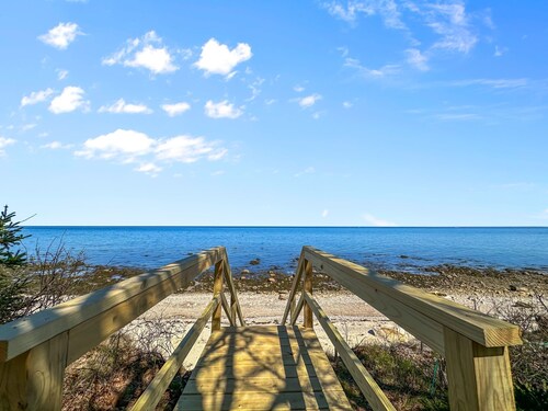 Steps to Sand & Stunning Bay Views