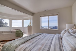 House, Multiple Beds (Victorian By The Sea) | 5 bedrooms - Victorian By The Sea (Lincoln City)
