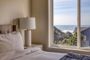 House, Multiple Beds (Victorian By The Sea) | 5 bedrooms - Victorian By The Sea (Lincoln City)