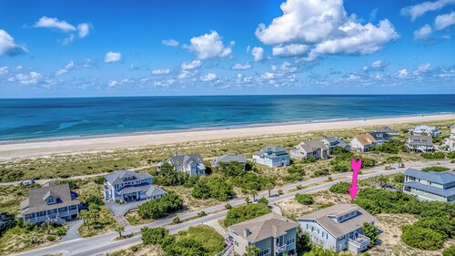 Classic NC Charming Beach House on Bald Head Island; sunset views and single level home