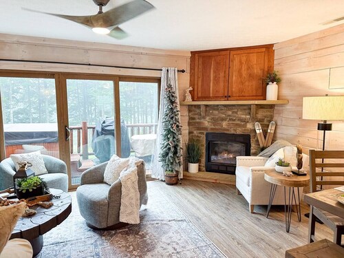 BEST 6br Ski-In+Out w. Hot Tub->Gear rm, PS-5, Fun+Lux