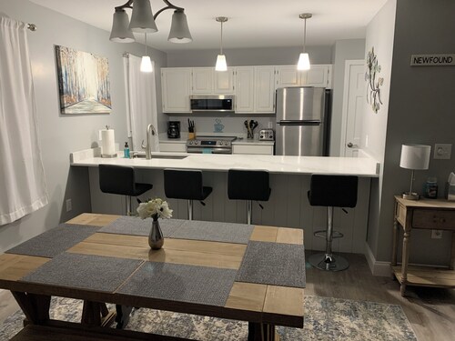 Cozy condo just a minute walk from a beautiful private beach at Newfound Lake