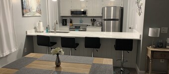 Cozy condo just a minute walk from a beautiful private beach at Newfound Lake