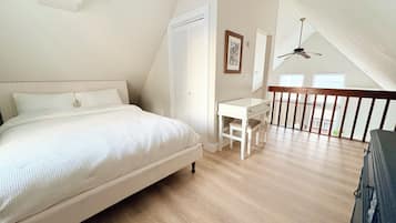 3 bedrooms, desk, iron/ironing board, free WiFi
