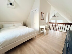 3 makuuhuonetta, työpöytä, silitysrauta/-lauta, ilmainen Wi-Fi