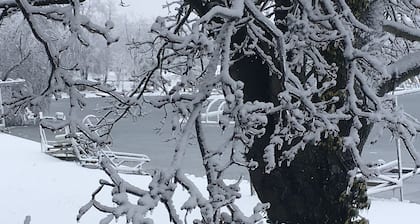Cozy Lakefront Getaway with 3 kayaks, in Hillsdale County, Bird Lake Michigan.