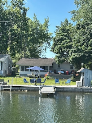 Property grounds - Cozy Lakefront Getaway with 3 kayaks, in Hillsdale County, Bird Lake Michigan. (Osseo)