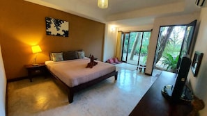 Deluxe Room | Pillow-top beds, desk, blackout curtains, rollaway beds - River CoCo Amphawa (Bang Khonthi)