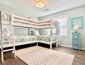 4 bedrooms, iron/ironing board, free WiFi, bed sheets - 4 BR Heated Pool, Hot Tub, Chef's Kitchen, Pet Friendly, 3 Minute Walk to Beach (Isle of Palms)