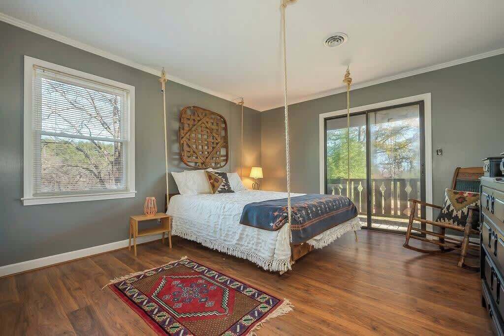 5 bedrooms, iron/ironing board, travel crib, WiFi