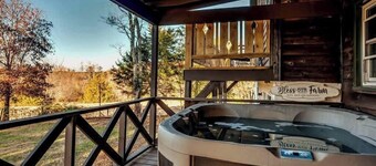 Swiss Chalet/Raving Reviews/26 acres/3 mi. to TIEC