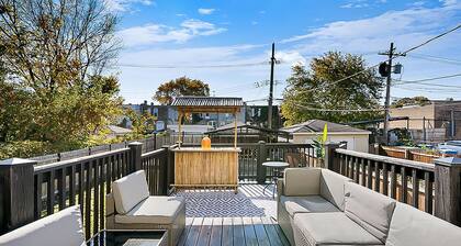 Spacious 5 BR / King Size Beds + Private Parking!