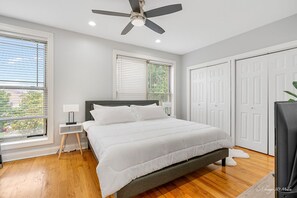 5 Schlafzimmer, Schreibtisch, Bügeleisen/Bügelbrett, kostenloses WLAN