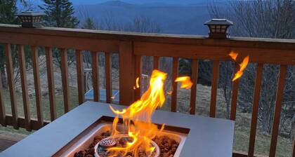 Cozy, Chic Ski Condo with Mountain Views