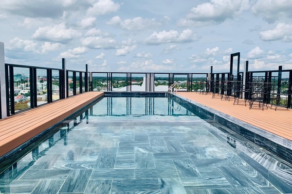 Una piscina cubierta