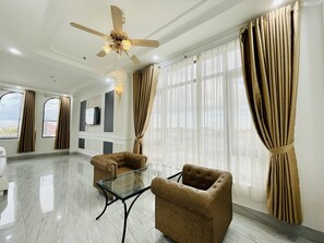 Family Quadruple Room | Living area - Linh Phuong 6 (Can Tho)