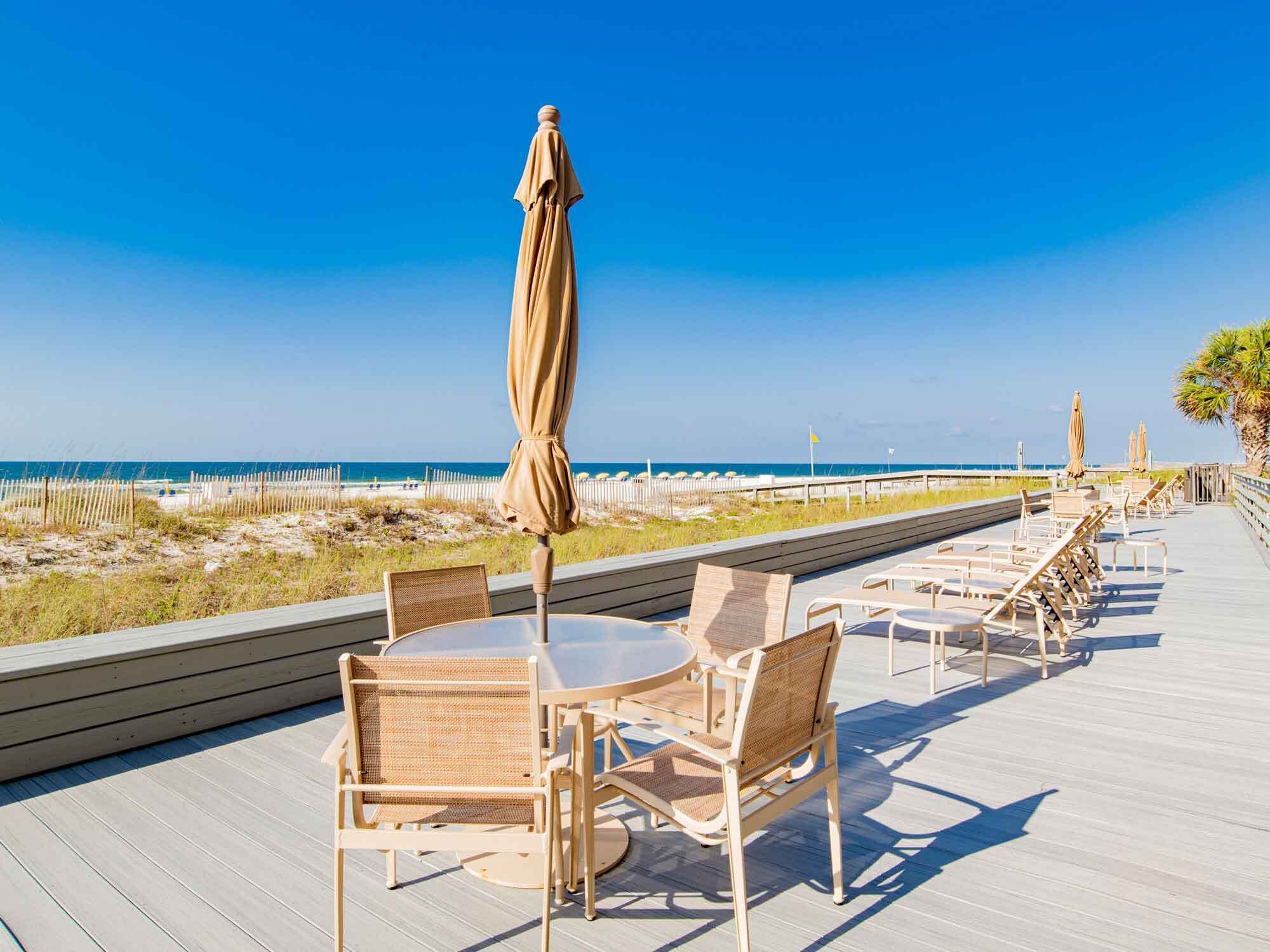Romar House Orange Beach - Sun Deck Seating Area