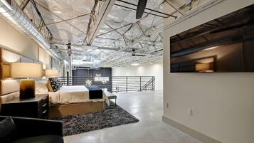 3 soverom, skrivebord, strykejern/-brett og wi-fi (inkludert)