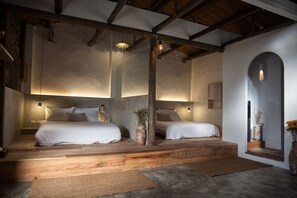 Signature Cabin | Living area | 43-inch LED TV with cable channels, TV - Twilight Stone (New Taipei City)