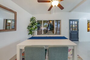 Dining - Reid Park / Sleeps 8 / 4BR / Remodeled / Fenced (Tucson)