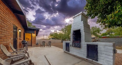 Reid Park / Sleeps 8 / 4BR / Remodeled / Fenced