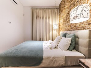 1 bedroom, iron/ironing board, Internet, bed sheets