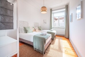 3 chambres, fer et planche à repasser, accès Internet, draps fournis