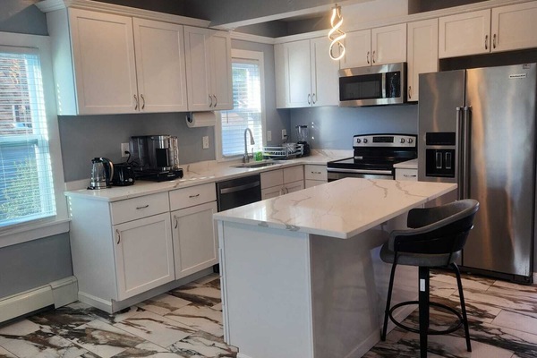 Refrigerador, microondas, horno, placa de cocina