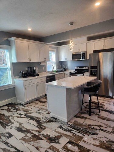 Newly updated/furnished 3 bedrooms house