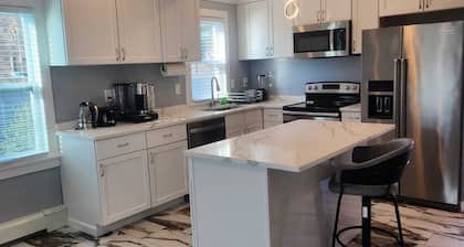 Newly updated/furnished 3 bedrooms house