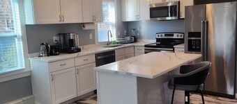 Newly updated/furnished 3 bedrooms house