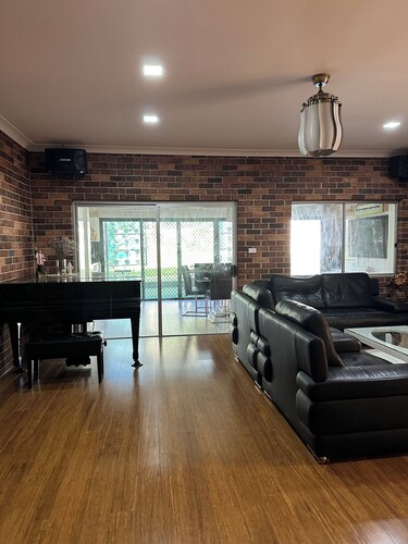 LARGE and COSY HOME IN STRATHFIELD