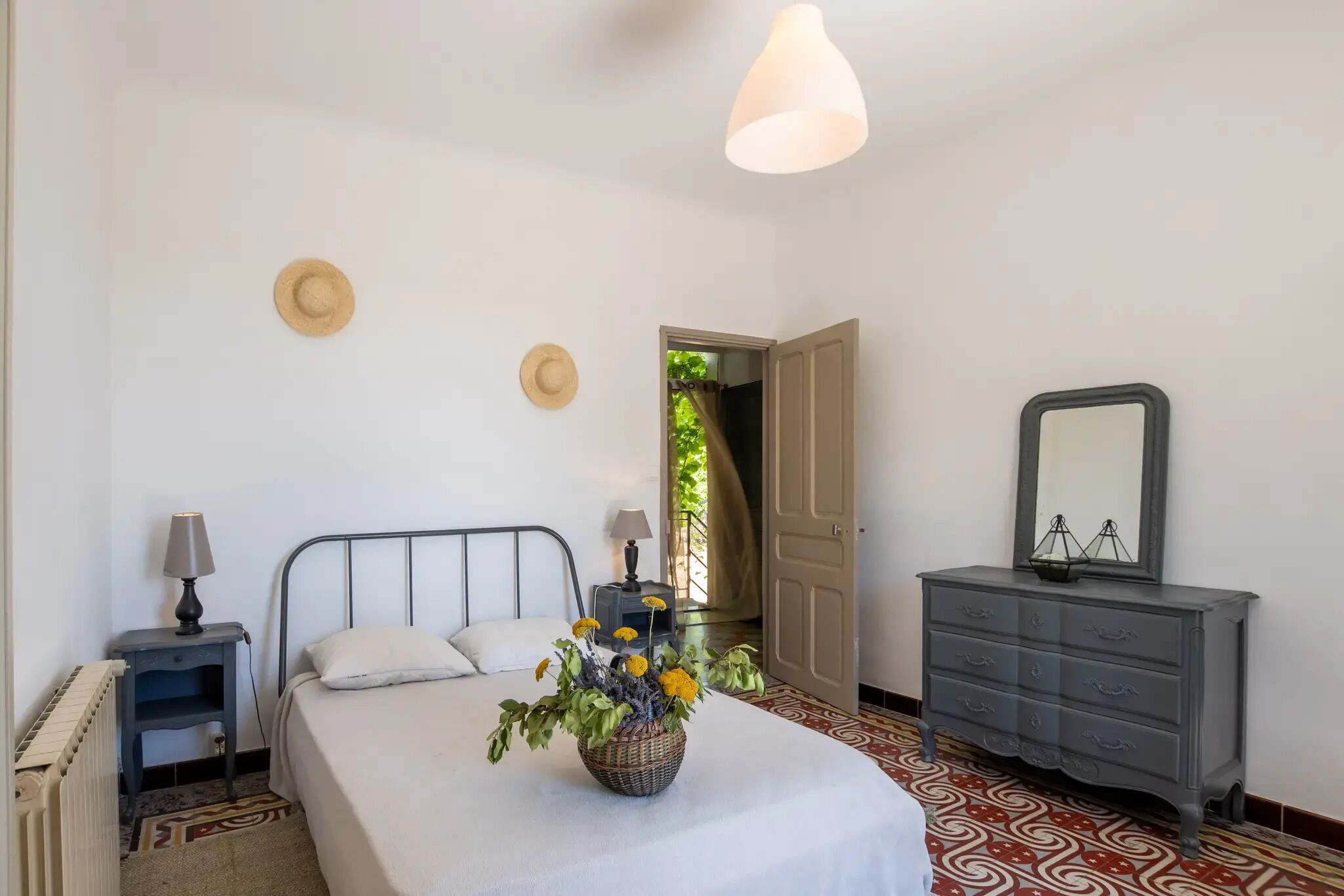 2 bedrooms, iron/ironing board, travel cot, free WiFi