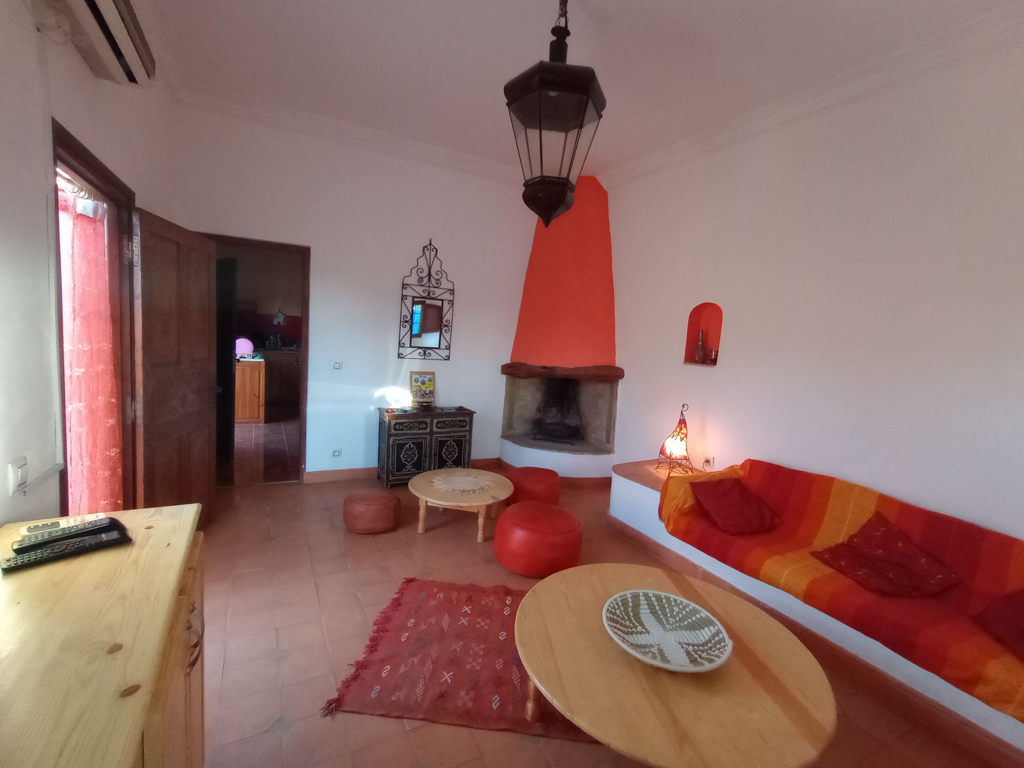 TV, fireplace, books, stereo