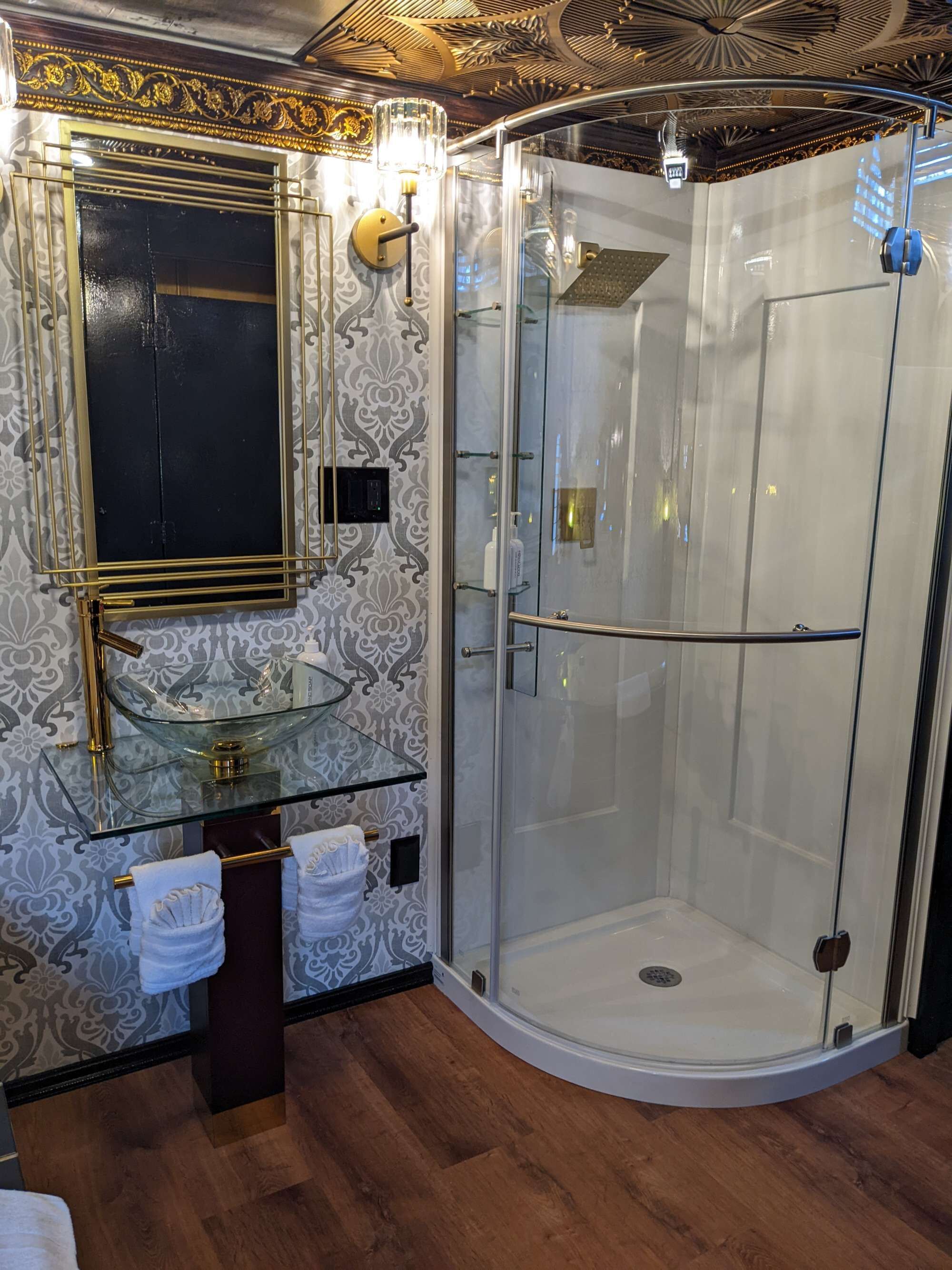 Bathtub, jetted tub, hair dryer, towels