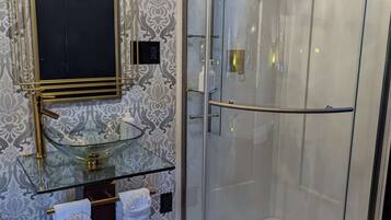 Bathtub, jetted tub, hair dryer, towels