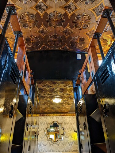 Orient Express at Olympic Railway Inn - Pet Friendly