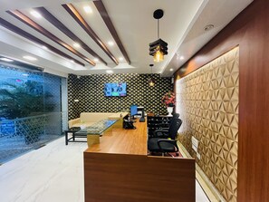 Reception - HOTEL ROYAL PARK (Chennai)