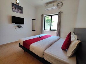 Premium bedding, down duvets, pillow-top beds, free WiFi - HOTEL ROYAL PARK (Chennai)