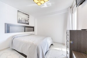 2 habitaciones, tabla de planchar con plancha y wifi gratis 