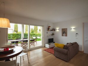 Smart TV, DVD player, books