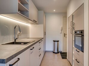 Fridge, microwave, freezer - Charming Renovated Studio with Terrace & Garden, 400m from Ski Slopes – Megeve Mont d'Arbois (Megève)