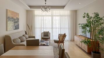 Departamento de lujo, 2 habitaciones | Sábanas de algodón egipcio y ropa de cama de alta calidad