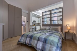 Iron/ironing board, Internet, bed sheets - We are located on the ground floor of a building with an independent entrance.Open space studio of 37 square meters of space, comfortably accommodates 2 people.The apartment is located 5 minutes by car from the Renato dall'Ara stadium.Zaragoza district,  (Bologna)