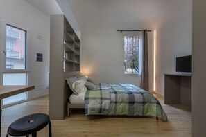 Bügeleisen/Bügelbrett, Internetzugang, Bettwäsche
